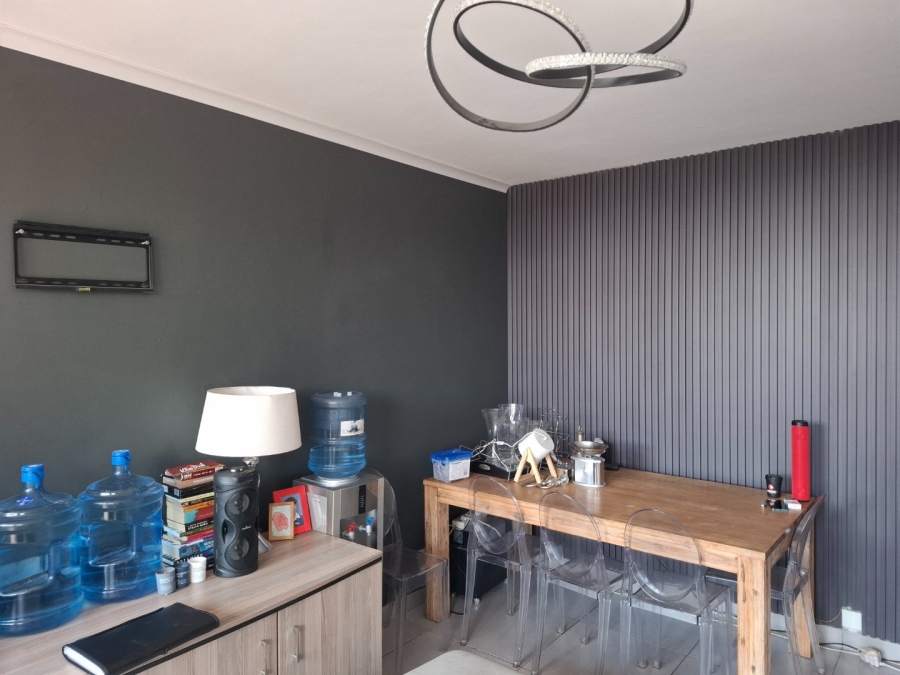 2 Bedroom Property for Sale in Edenvale Central Gauteng