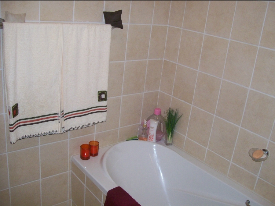2 Bedroom Property for Sale in Norton Park Gauteng
