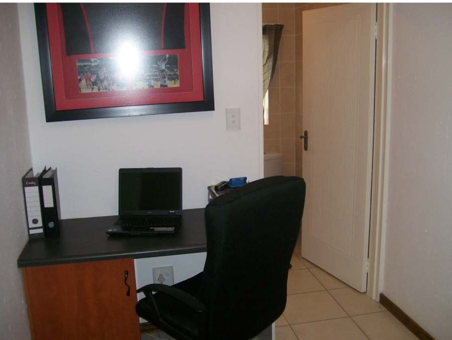 2 Bedroom Property for Sale in Norton Park Gauteng