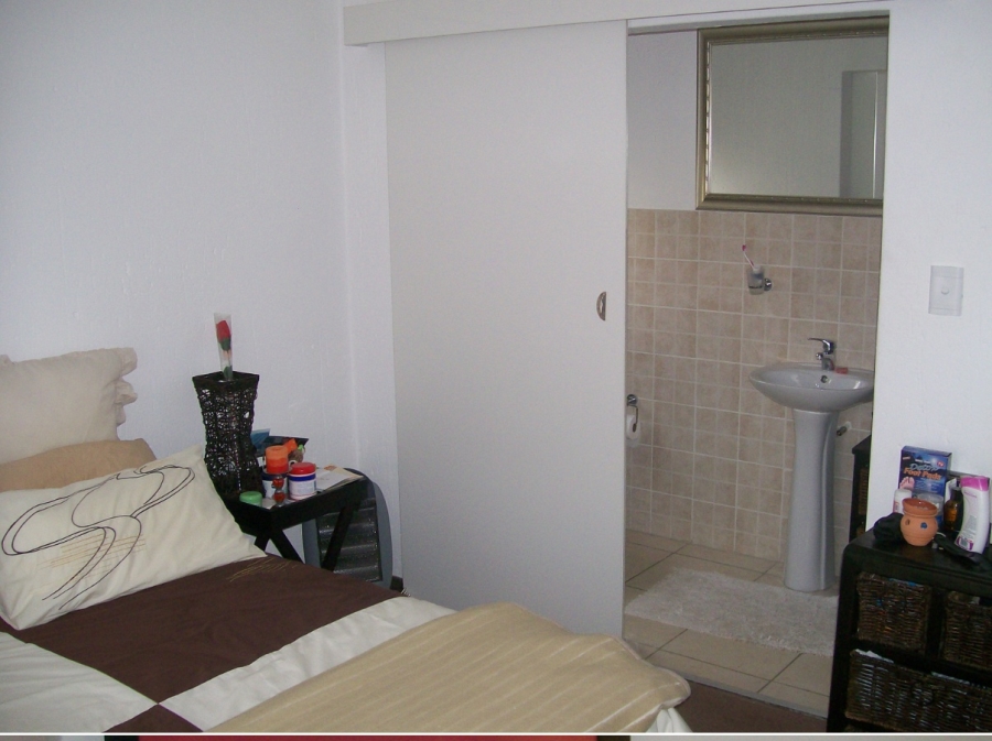 2 Bedroom Property for Sale in Norton Park Gauteng
