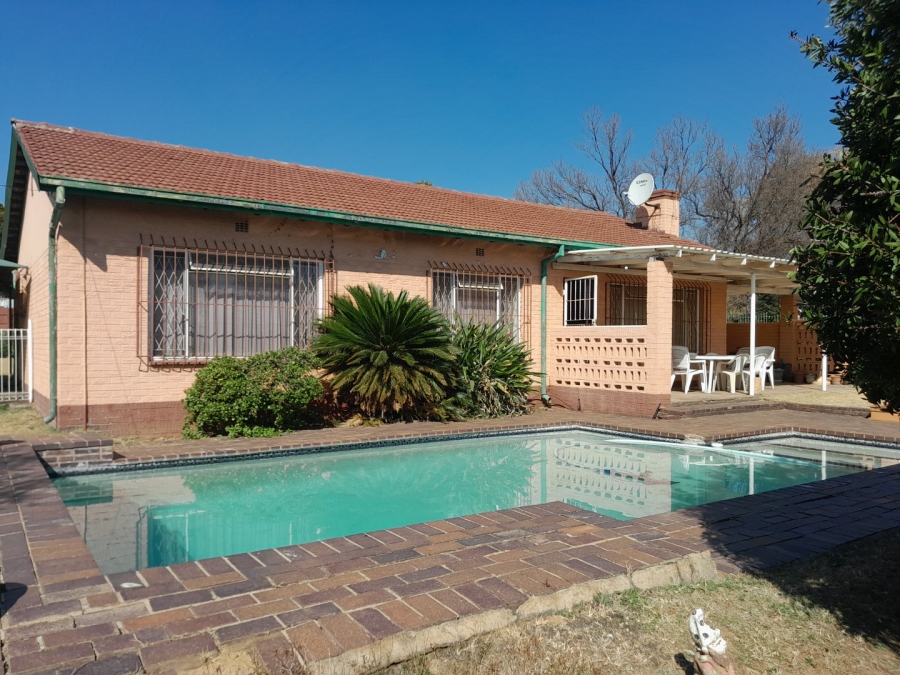 3 Bedroom Property for Sale in Edenvale Central Gauteng