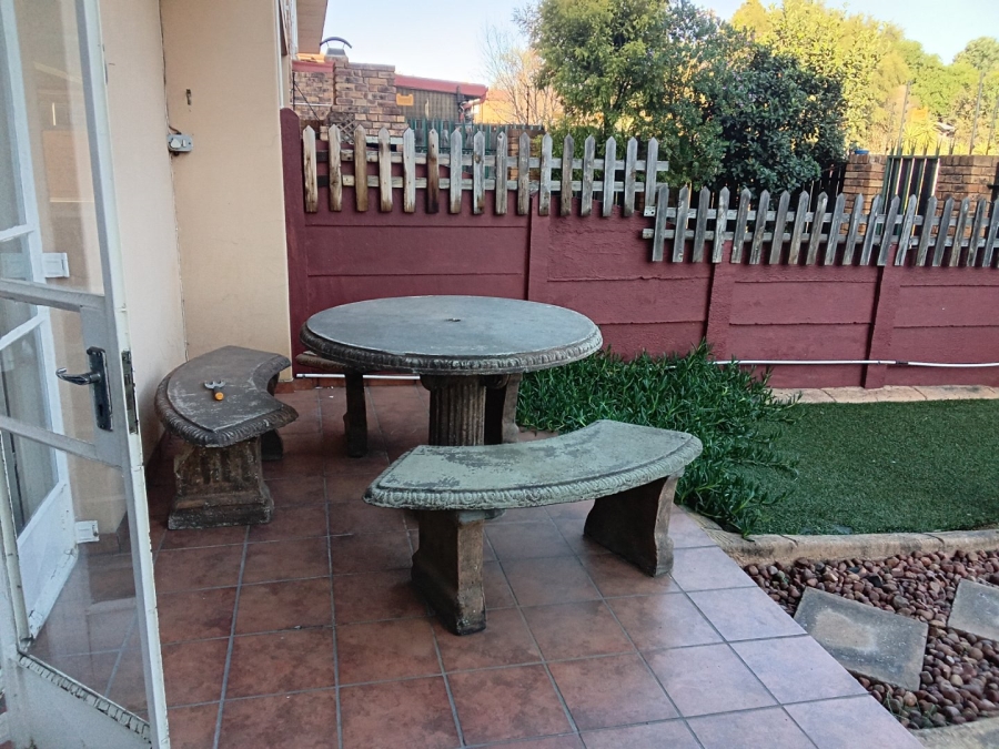 To Let 2 Bedroom Property for Rent in Witfield Gauteng