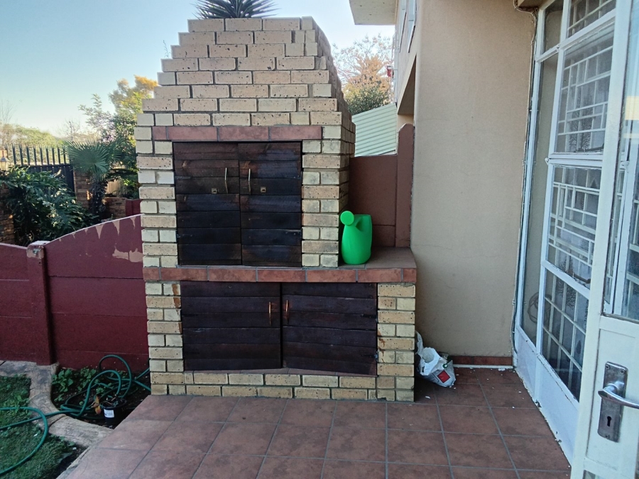 To Let 2 Bedroom Property for Rent in Witfield Gauteng
