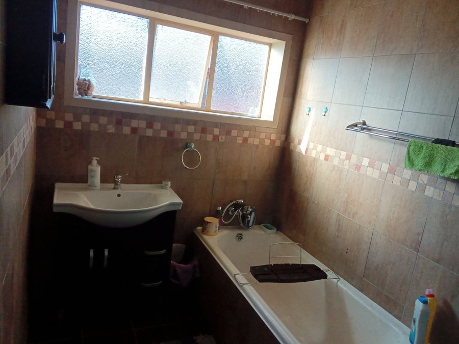 To Let 2 Bedroom Property for Rent in Witfield Gauteng