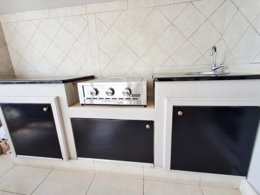 To Let 3 Bedroom Property for Rent in Morningside Gauteng