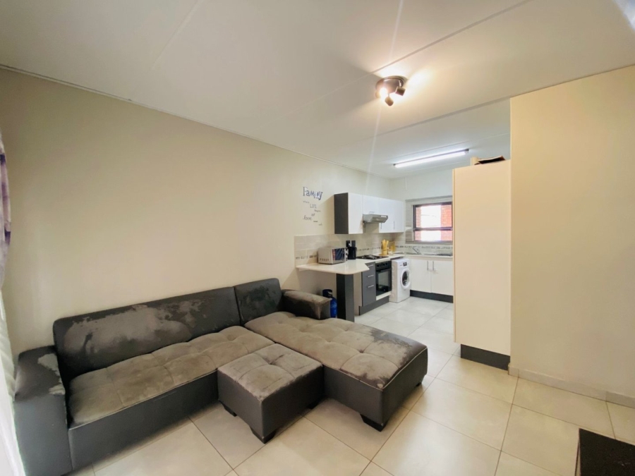 To Let 2 Bedroom Property for Rent in Ravenswood Gauteng