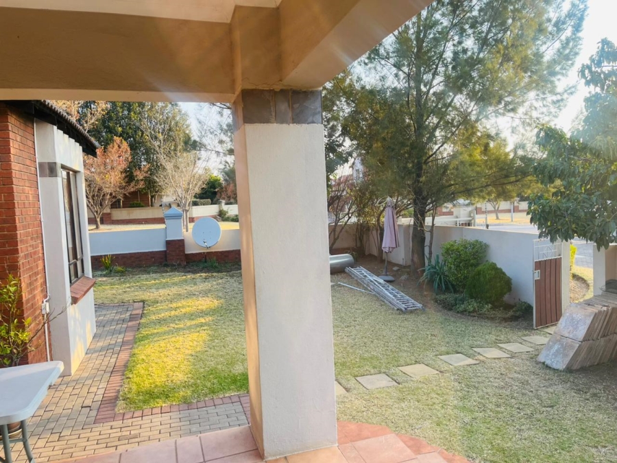 3 Bedroom Property for Sale in Crescent Wood Country Estate Gauteng