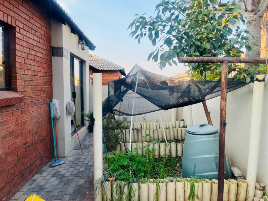 3 Bedroom Property for Sale in Crescent Wood Country Estate Gauteng