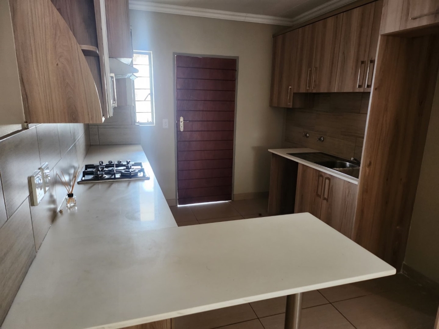 To Let 3 Bedroom Property for Rent in Andeon Gauteng