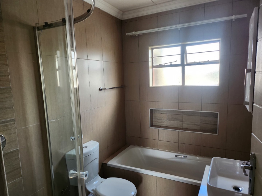 To Let 3 Bedroom Property for Rent in Andeon Gauteng