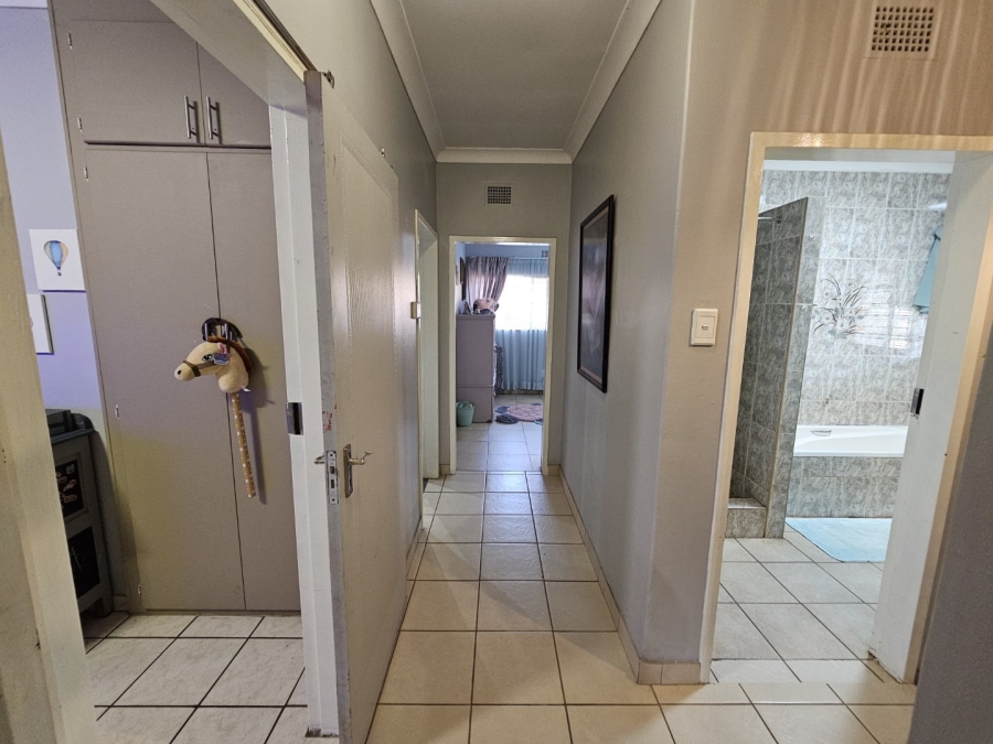 4 Bedroom Property for Sale in Annlin Gauteng