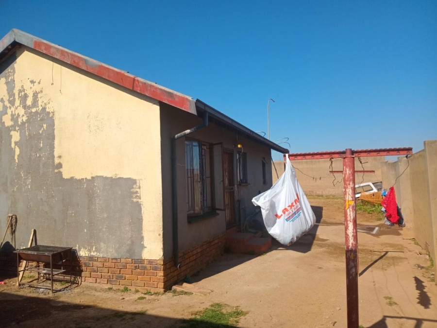  Bedroom Property for Sale in Lawley Gauteng