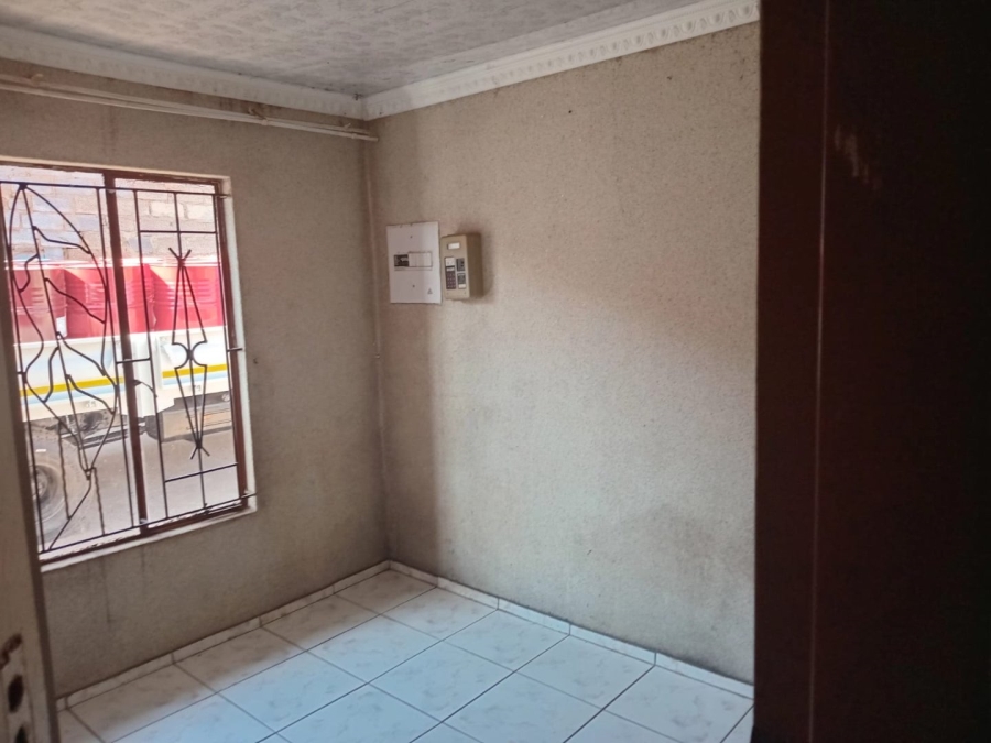  Bedroom Property for Sale in Lawley Gauteng