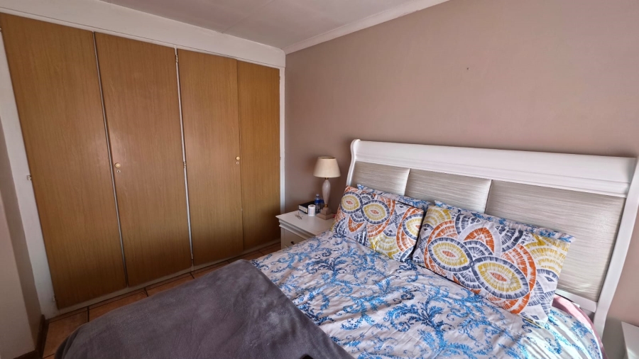 7 Bedroom Property for Sale in Doornpoort Gauteng