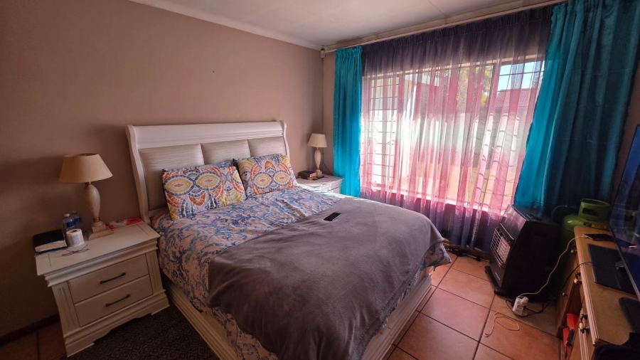 7 Bedroom Property for Sale in Doornpoort Gauteng