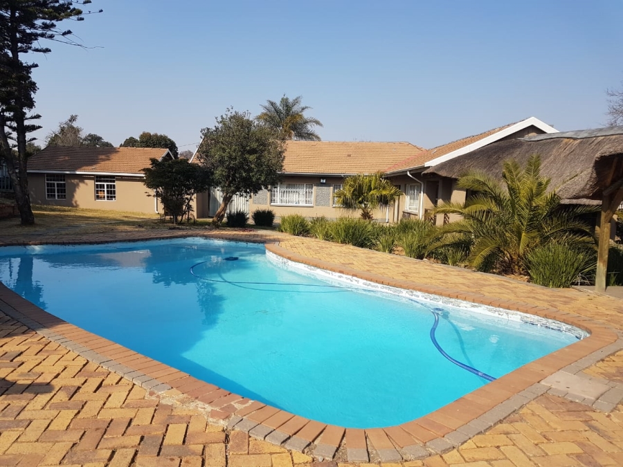 4 Bedroom Property for Sale in Lombardy East Gauteng