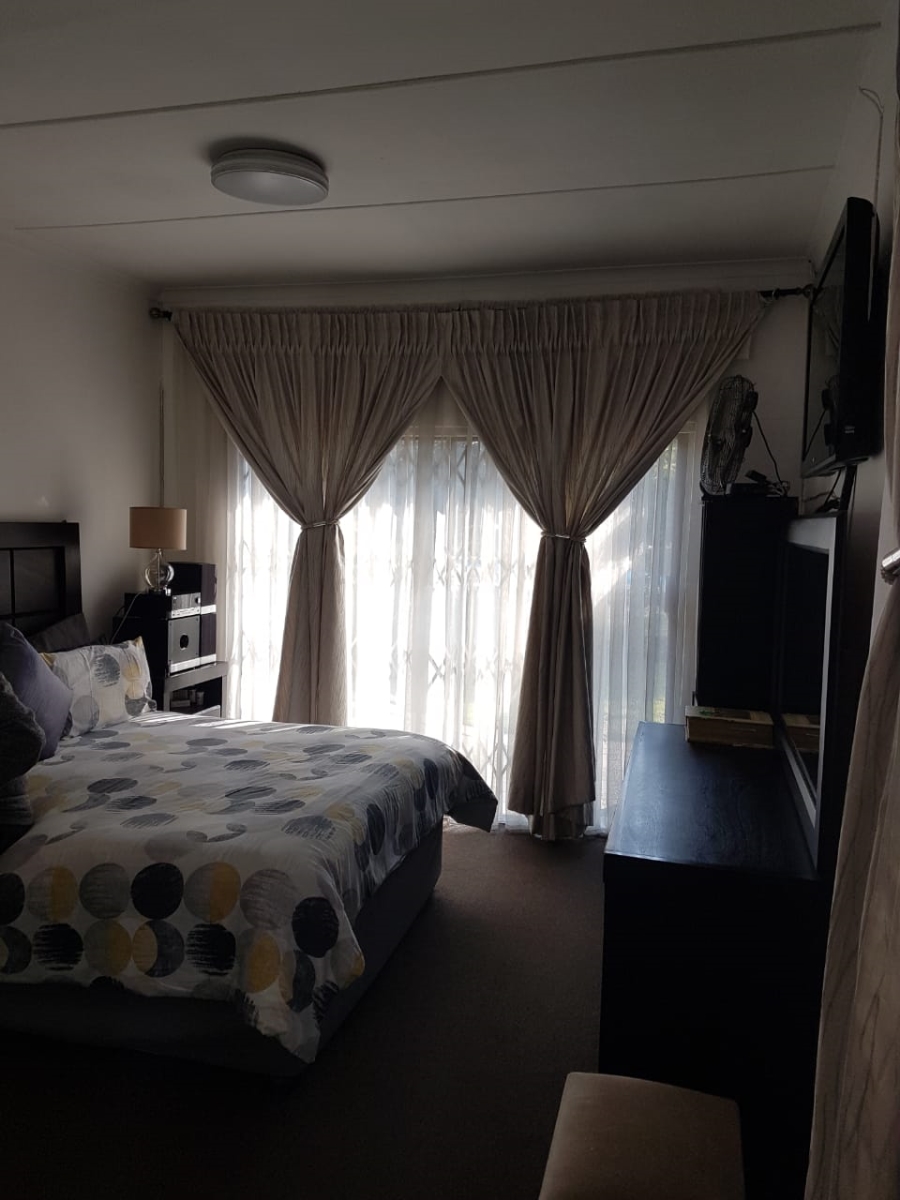4 Bedroom Property for Sale in Lombardy East Gauteng