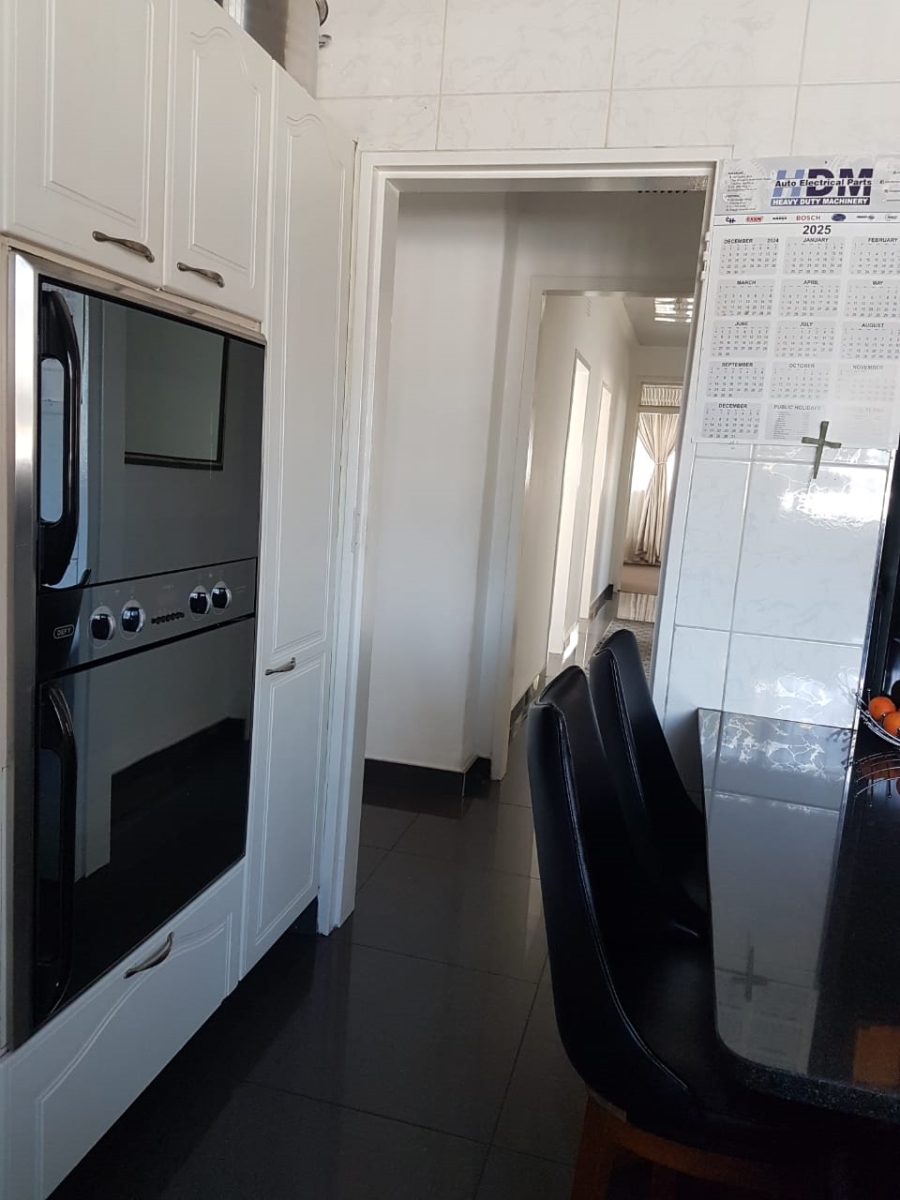 4 Bedroom Property for Sale in Lombardy East Gauteng