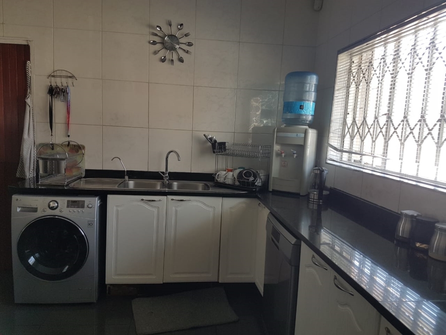 4 Bedroom Property for Sale in Lombardy East Gauteng