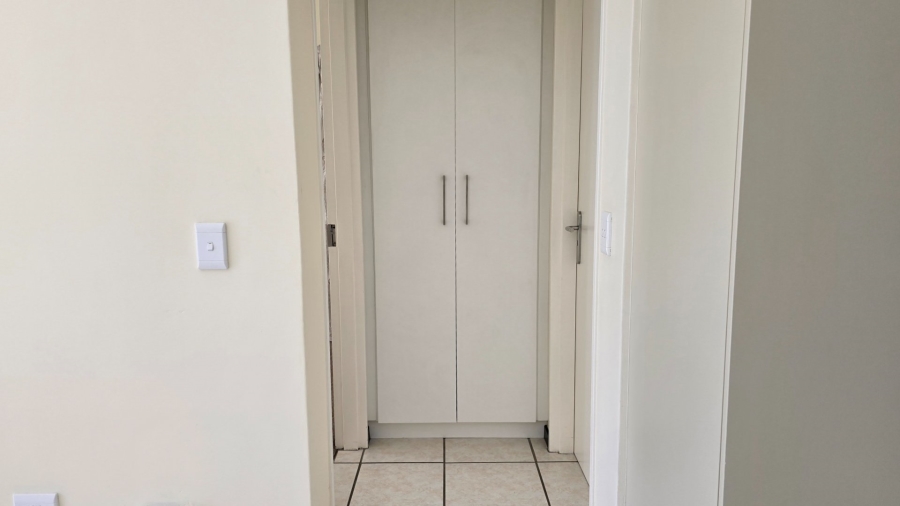 To Let 1 Bedroom Property for Rent in Bryanston Gauteng