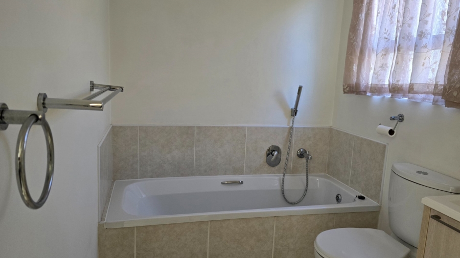 To Let 1 Bedroom Property for Rent in Bryanston Gauteng