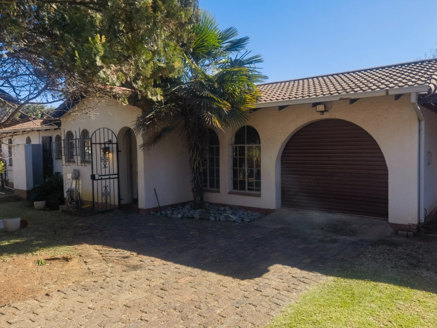3 Bedroom Property for Sale in Crystal Park Gauteng