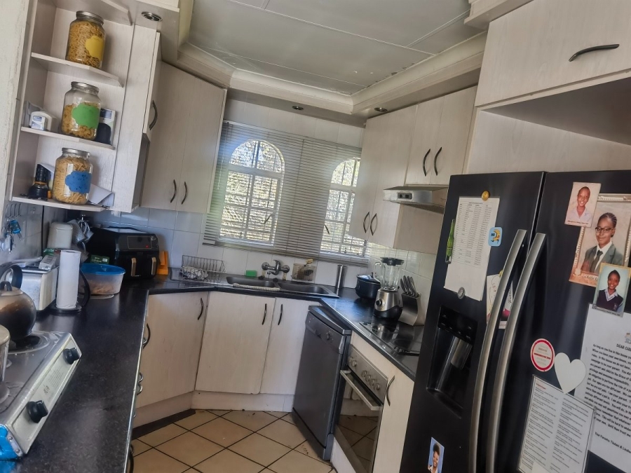 3 Bedroom Property for Sale in Crystal Park Gauteng