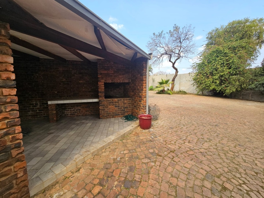 3 Bedroom Property for Sale in Faerie Glen Gauteng