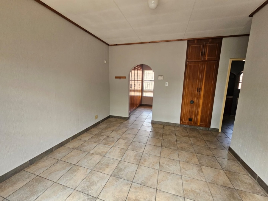 3 Bedroom Property for Sale in Faerie Glen Gauteng
