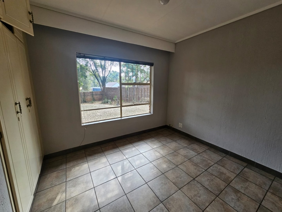 3 Bedroom Property for Sale in Faerie Glen Gauteng