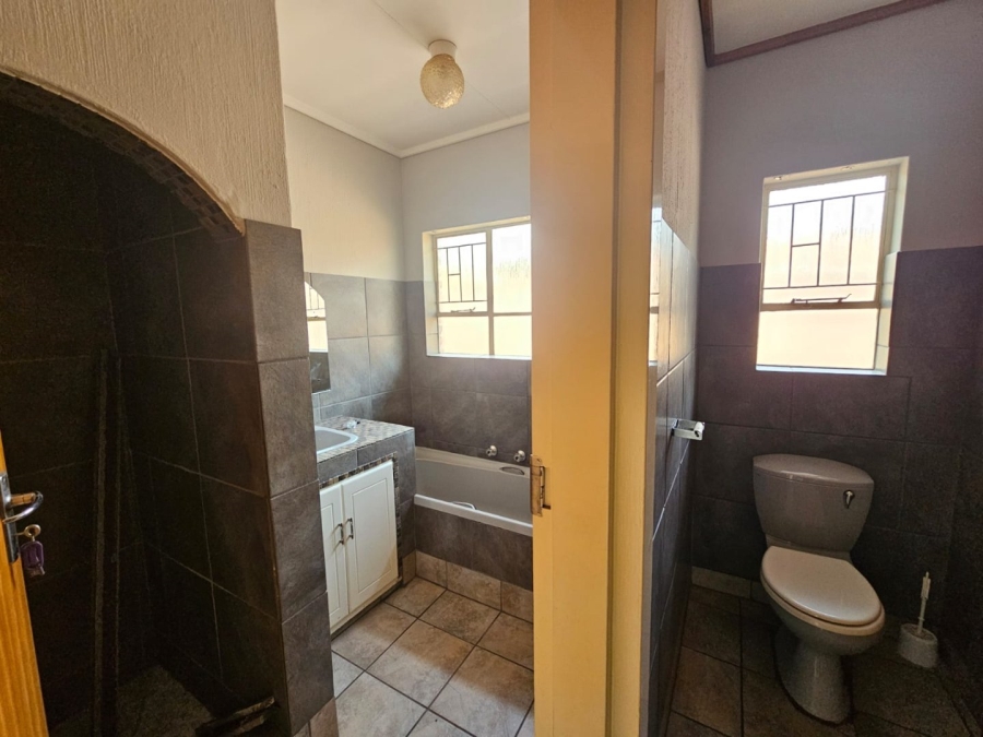 3 Bedroom Property for Sale in Faerie Glen Gauteng