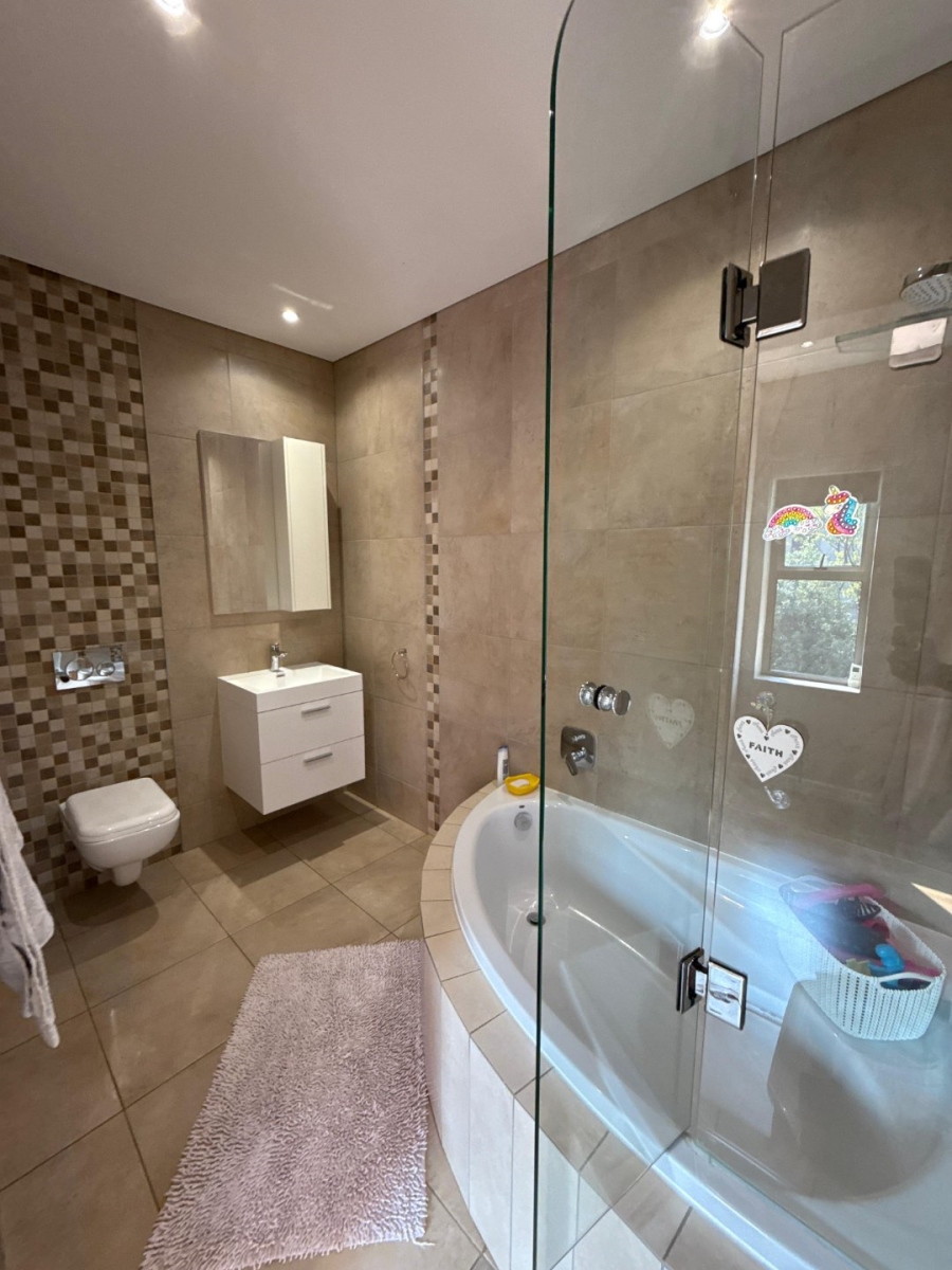 4 Bedroom Property for Sale in Avianto Estates Gauteng
