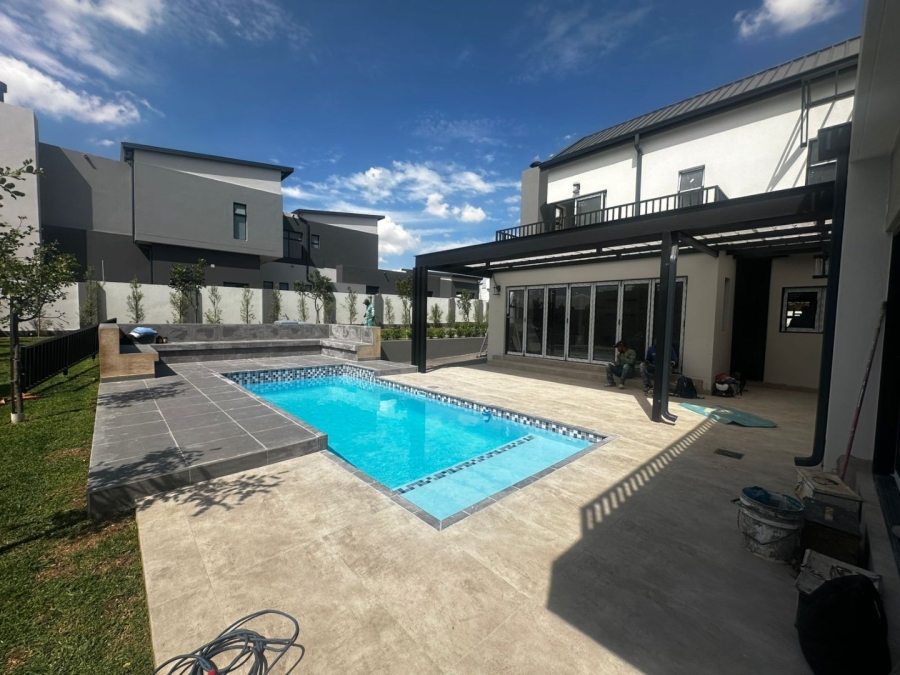 5 Bedroom Property for Sale in Midstream Heights Gauteng