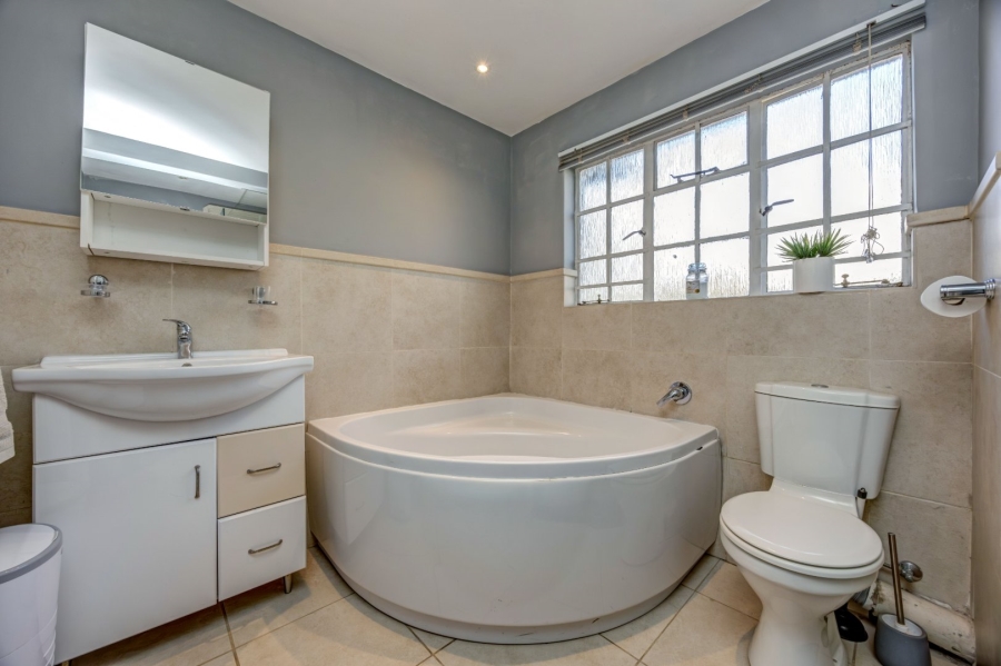 2 Bedroom Property for Sale in Bryanston East Gauteng