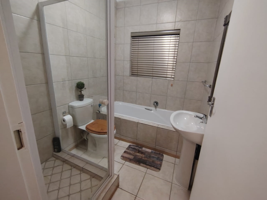 3 Bedroom Property for Sale in Heuwelsig Estate Gauteng