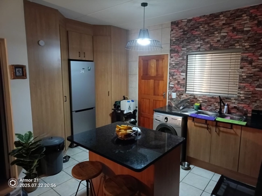 3 Bedroom Property for Sale in Heuwelsig Estate Gauteng