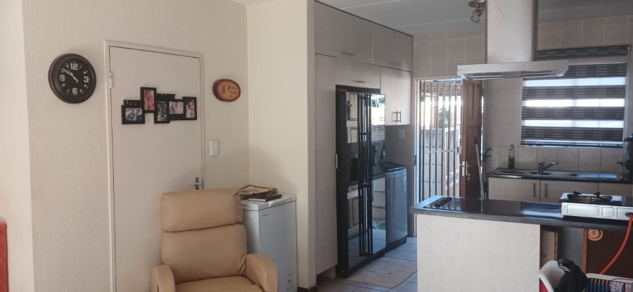 2 Bedroom Property for Sale in North Riding Gauteng