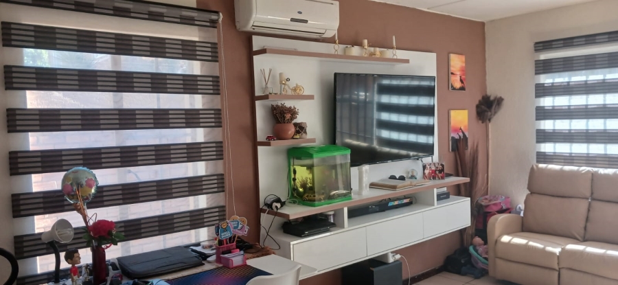 2 Bedroom Property for Sale in North Riding Gauteng