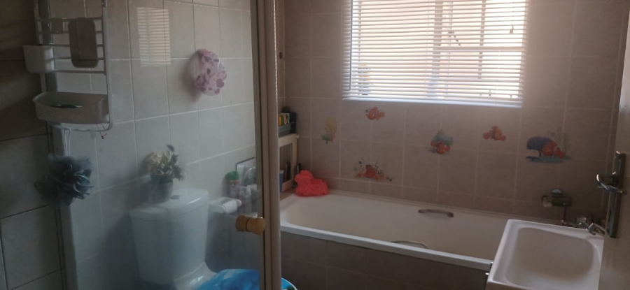 2 Bedroom Property for Sale in North Riding Gauteng