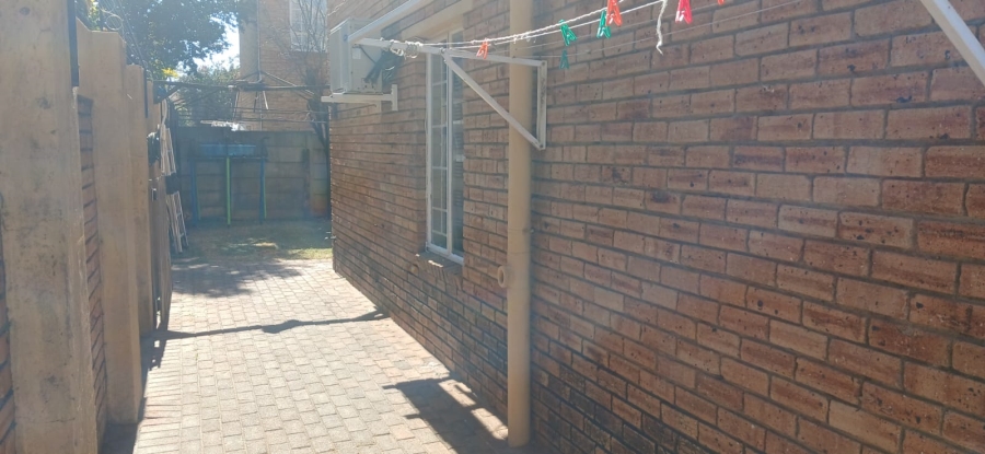 2 Bedroom Property for Sale in North Riding Gauteng