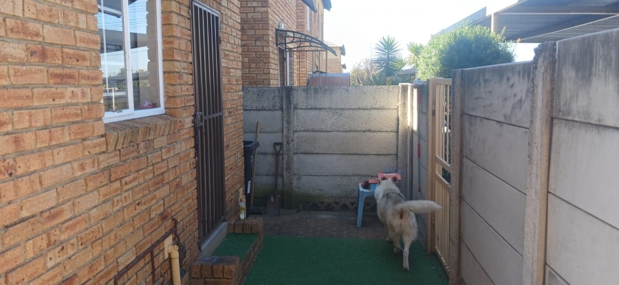 2 Bedroom Property for Sale in North Riding Gauteng