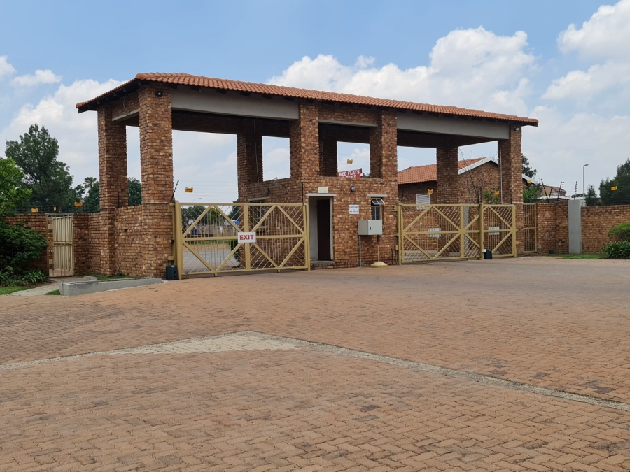 2 Bedroom Property for Sale in Hughes Gauteng