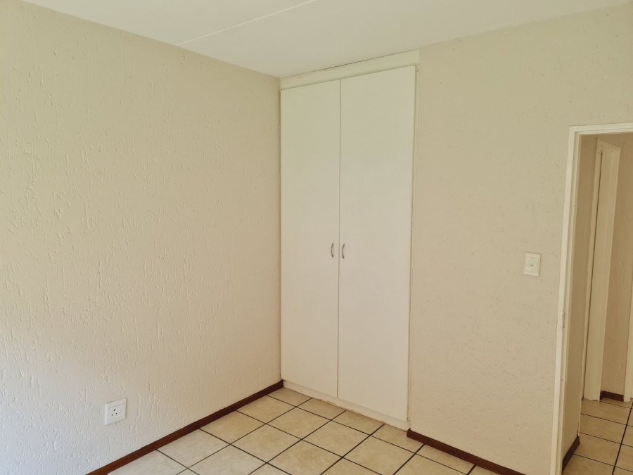 2 Bedroom Property for Sale in Hughes Gauteng