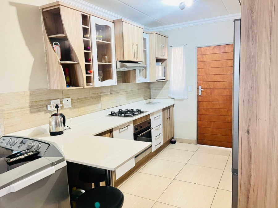 3 Bedroom Property for Sale in Andeon Gauteng