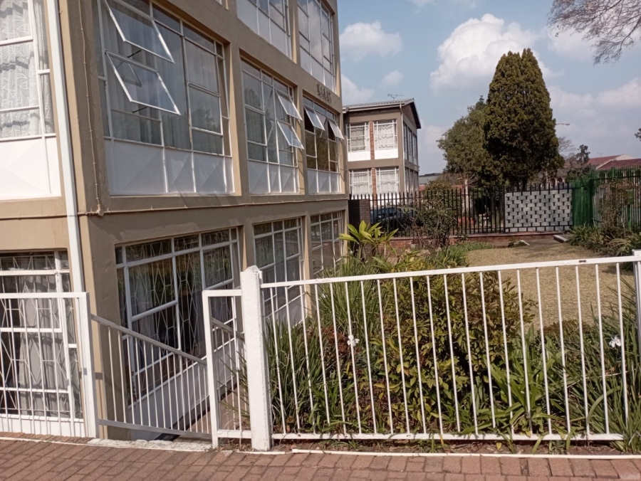2 Bedroom Property for Sale in Birchleigh Gauteng