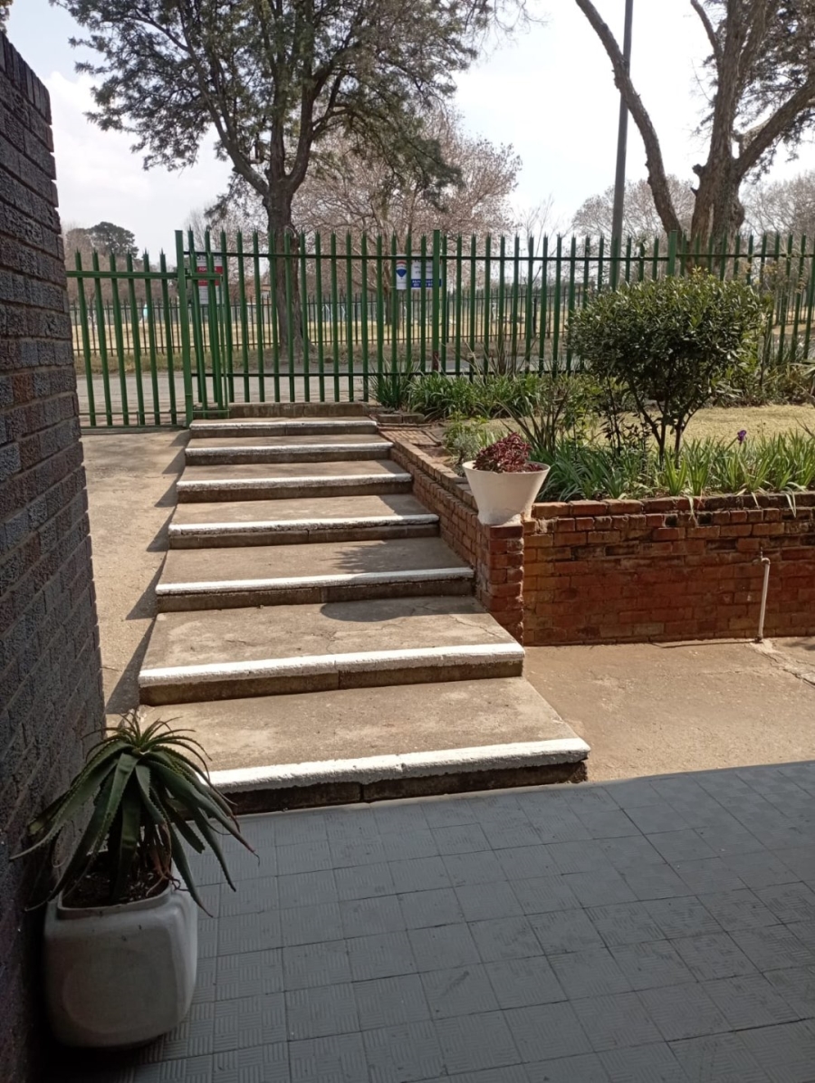 2 Bedroom Property for Sale in Birchleigh Gauteng