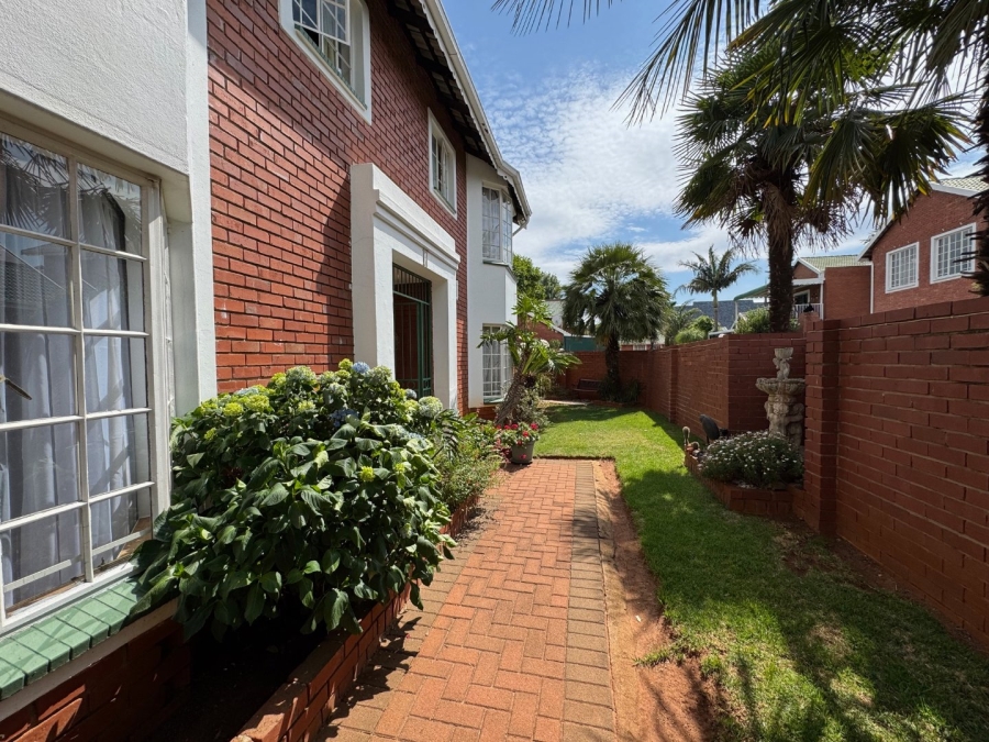 3 Bedroom Property for Sale in Glen Marais Gauteng