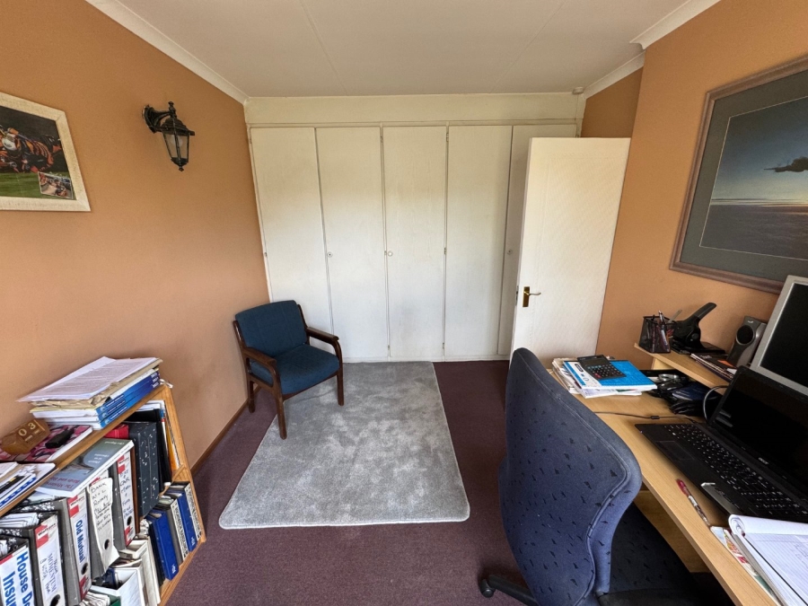 3 Bedroom Property for Sale in Glen Marais Gauteng