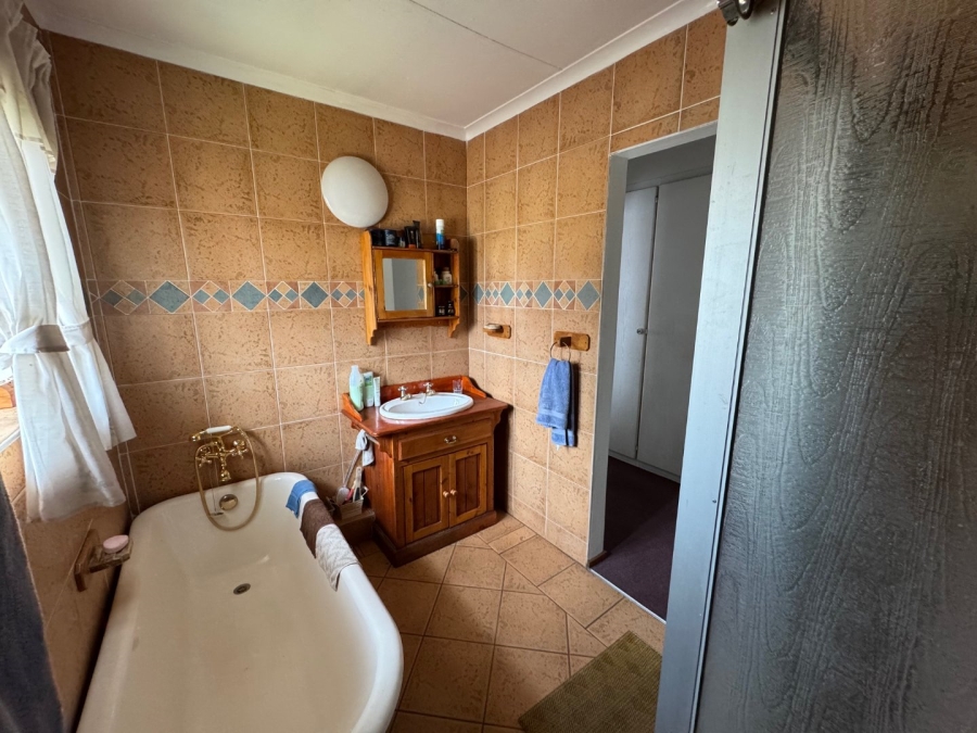 3 Bedroom Property for Sale in Glen Marais Gauteng