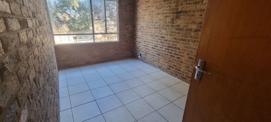 To Let 2 Bedroom Property for Rent in Daspoort Estate Gauteng